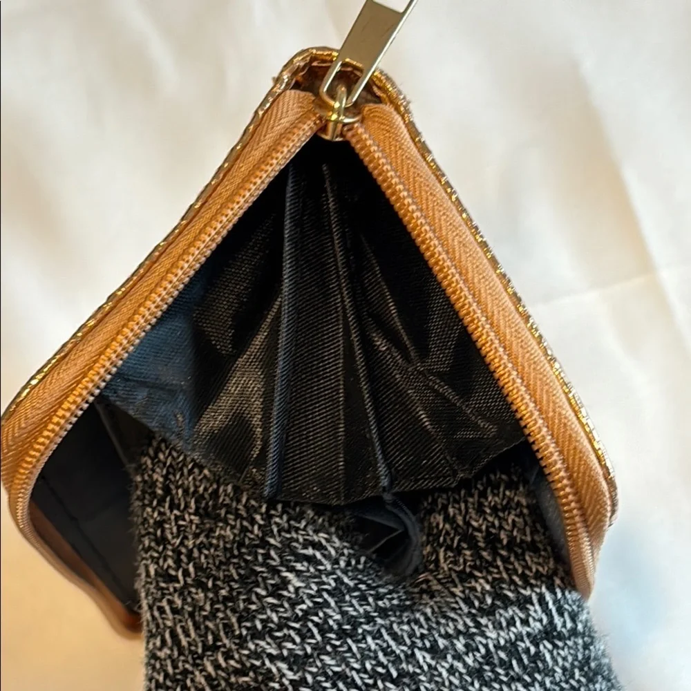 BEYA Wallet EUC - Picture 5 of 11